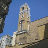 ...da cui si vede finalmente svettare il campanile, poco visibile dalla strada
